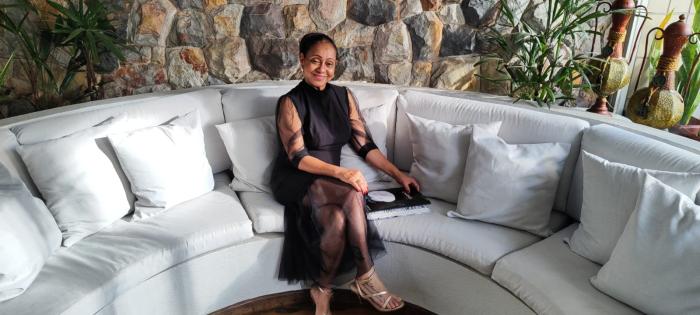  Beleza com Estratégia: O Olhar Artístico de Cassia Tavares