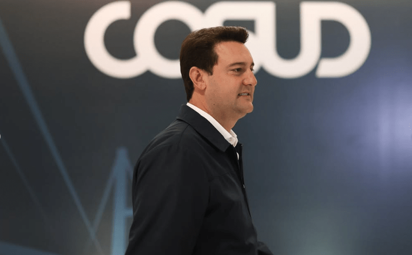 Ratinho Jr. favorito no PSD aproxima marqueteiro de Caiado de Flávio