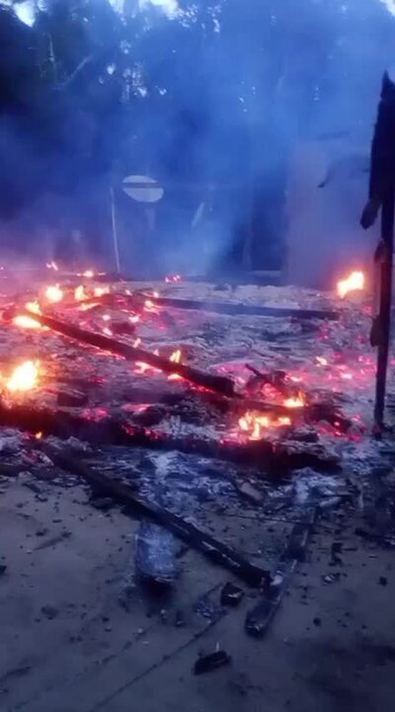 Raio destrói casa de família em zona rural do AM; ninguém ficou ferido
