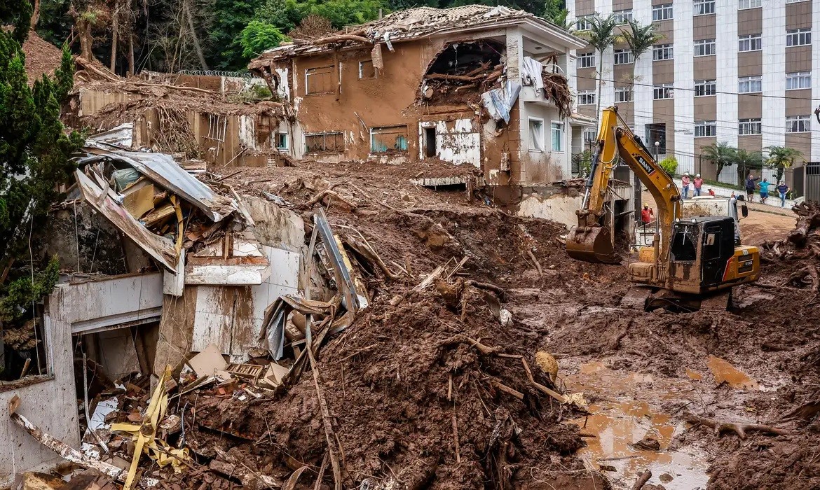 Governo destina R$ 300 milhões para recuperação de pequenos negócios afetados pelas fortes chuvas