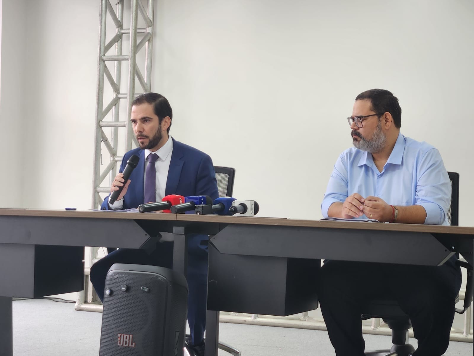 Prefeitura de Macapá apura irregularidades na previdência após invasão em prédio