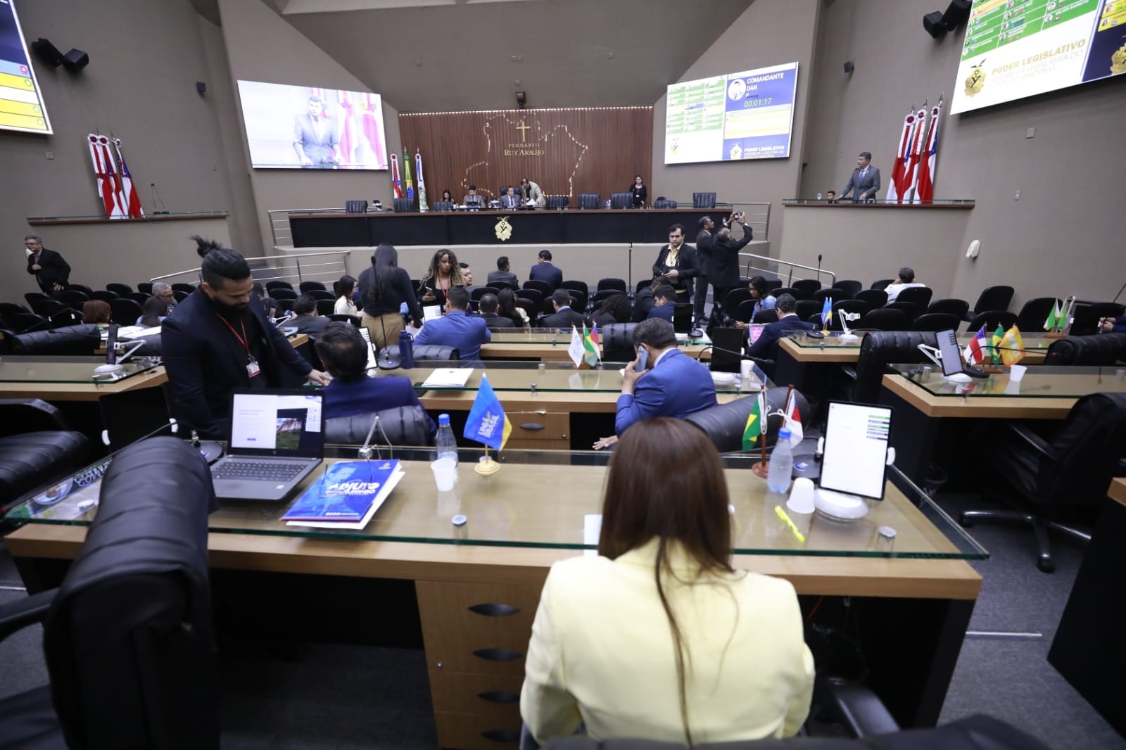 Deputados aprovam inclusão de empréstimo de R$ 3,2 bilhões no orçamento do Amazonas para 2026