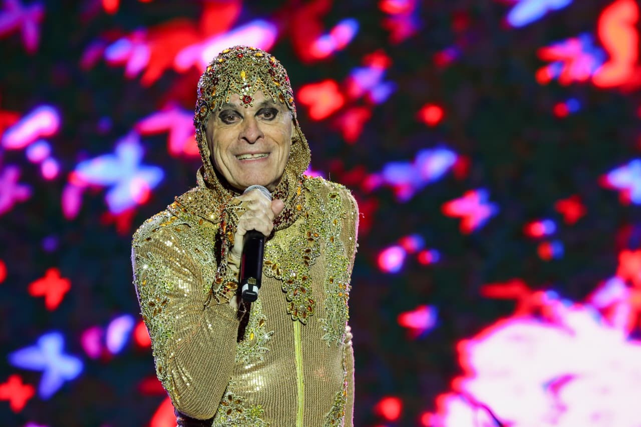 Após morte da mãe de Ney Matogrosso, show do cantor é remarcado em Juiz de Fora