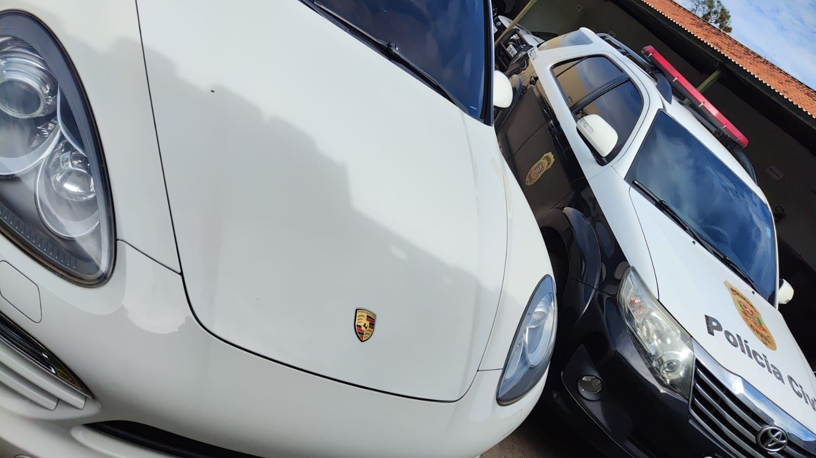 Porsche é apreendido em operação contra esquema milionário de jogos e canetas emagrecedoras ilegais no interior de SP