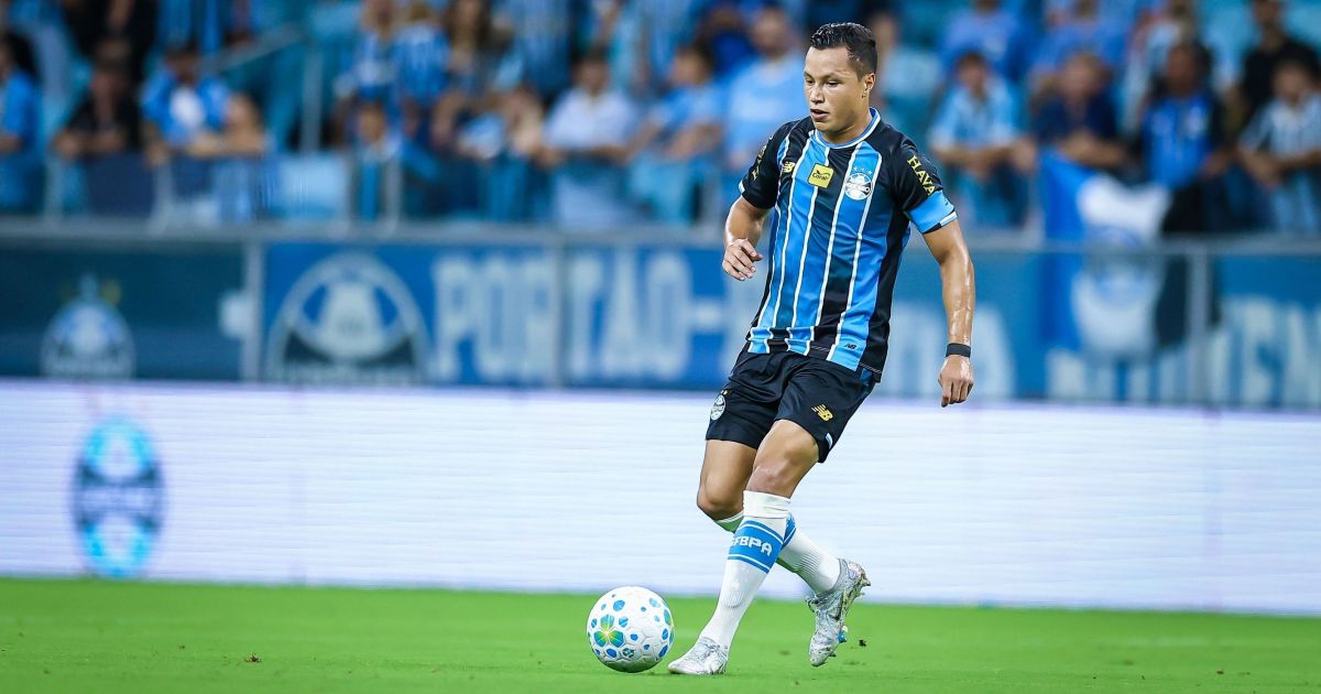 Após lesão chocante, Grêmio atualiza quadro de Marlon e estipula prazo