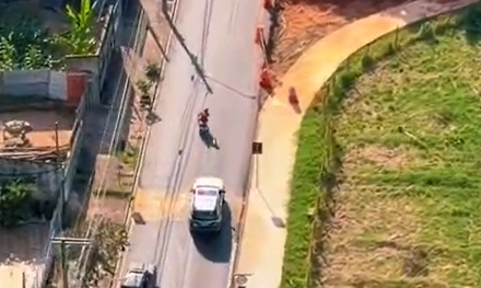 Polícia prende suspeito e recupera moto em SP; veja vídeo da perseguição