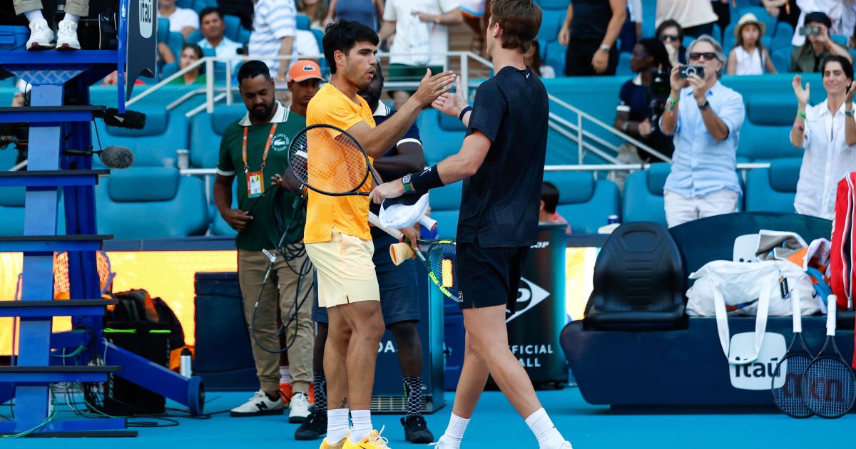 Alcaraz decepciona, é eliminado no Miami Open e “complica” João Fonseca