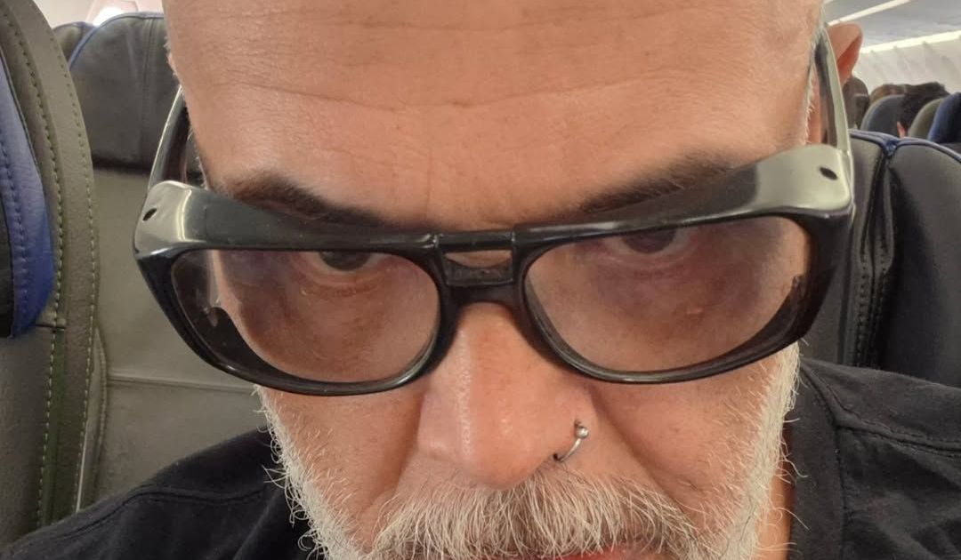 Após ser detido em aeroporto, João Gordo desabafa: “Mó prejú perder voo”