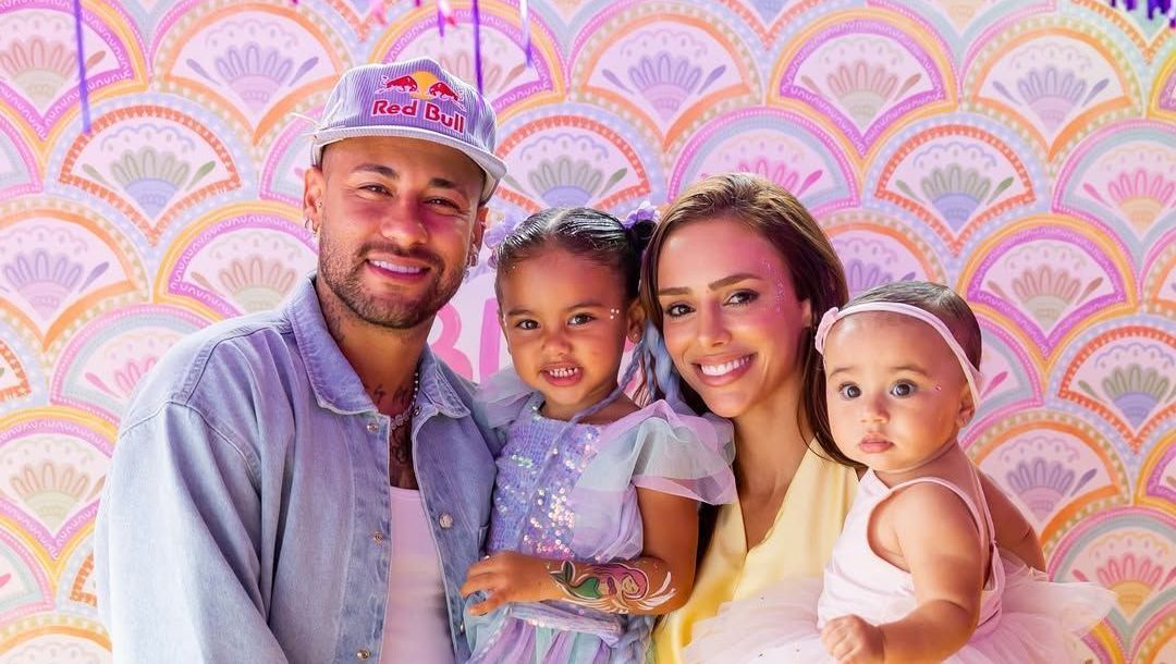Bruna Biancardi posa ao lado de filhas de Neymar: “Minhas meninas”