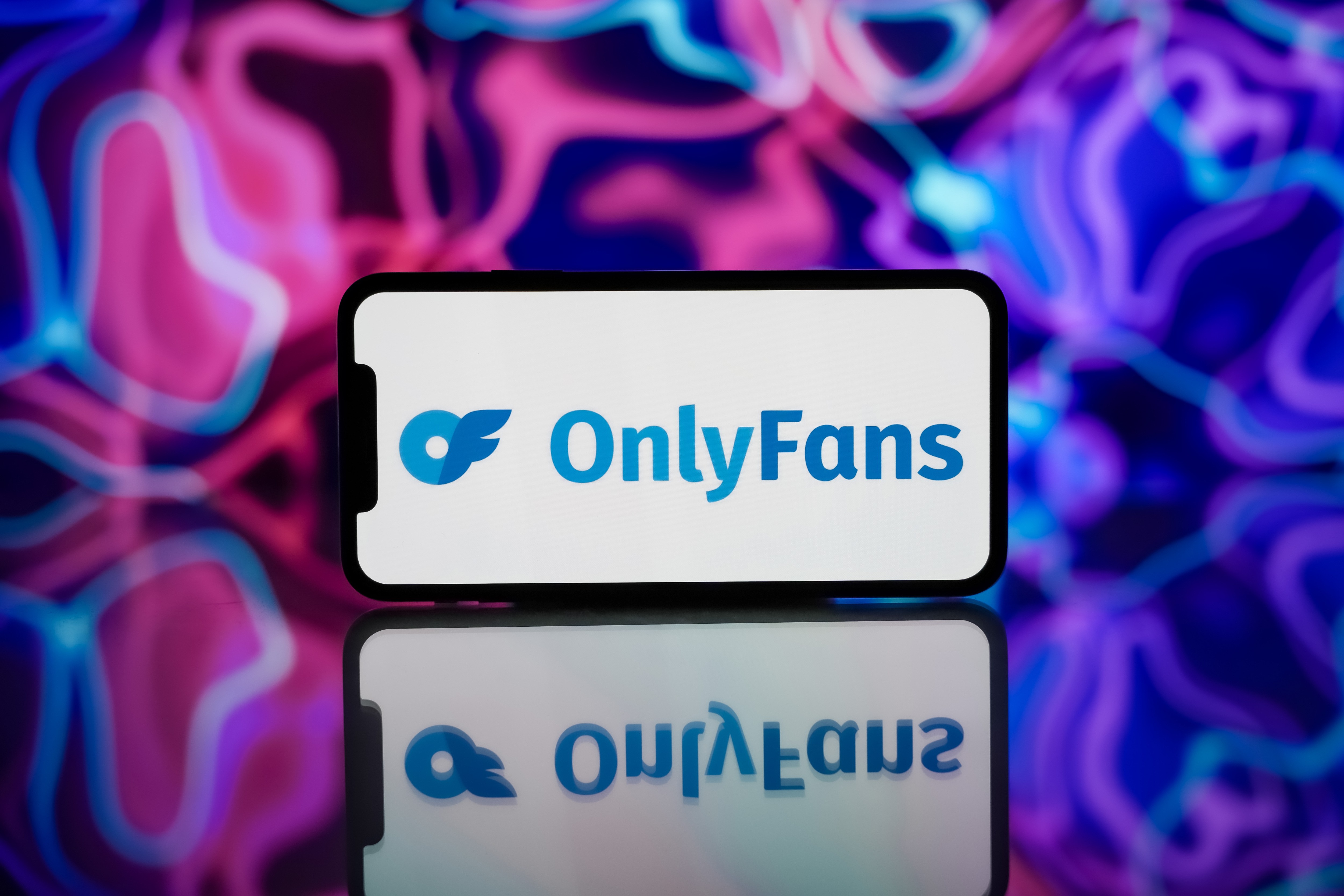 Morre dono do OnlyFans: Leonid Radvinsky deixa fortuna bilionária após transformar plataforma em fenômeno global; veja valores