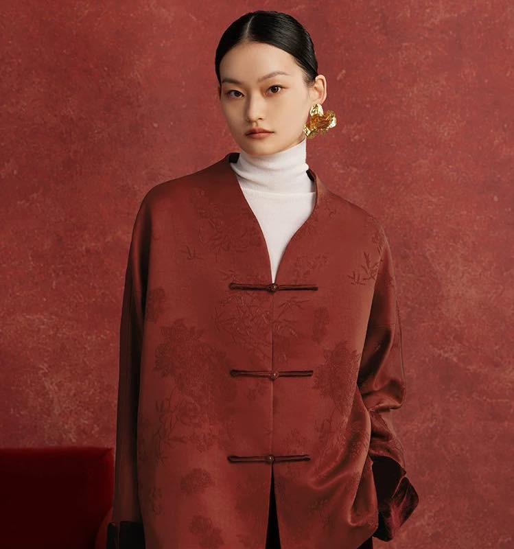 Jaqueta Tang, conheça a peça que tomou conta das redes sociais