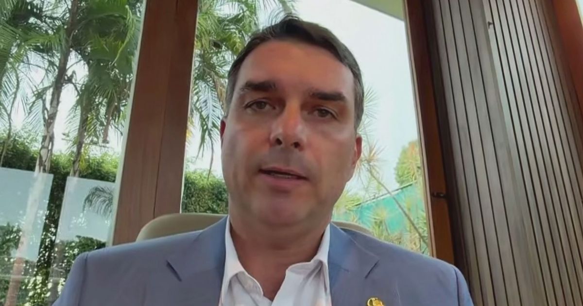 À CNN, Flávio chama domiciliar de Bolsonaro de “primeiro passo” por justiça