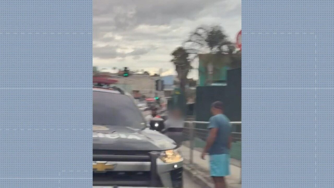 Mulher mata e decapita namorado na Grande SP e alega que ele tentou abusar de seu filho, diz PM