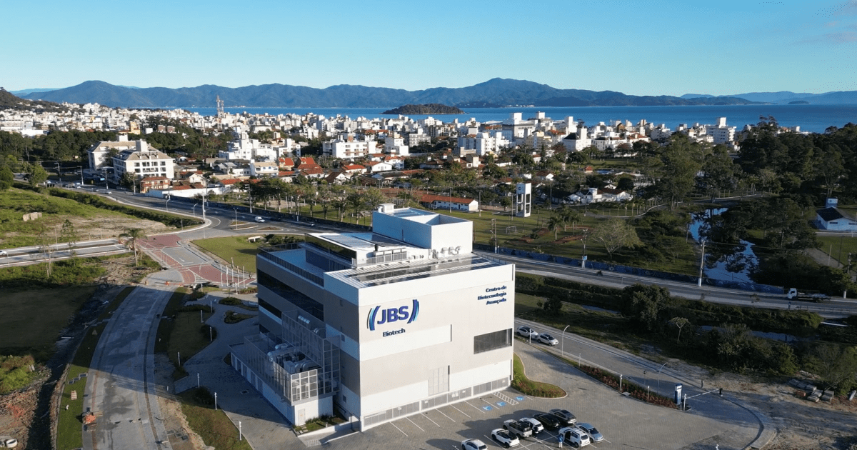 JBS inaugura centro de biotecnologia em SC e aposta em “superproteínas”