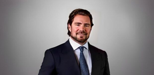 Vorcaro voou em mesmo jatinho que parlamentares e ex-ministros, diz jornal