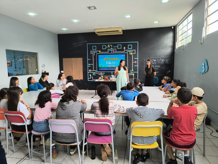 Alunos da rede pública participam de oficinas de criatividade no GAMT