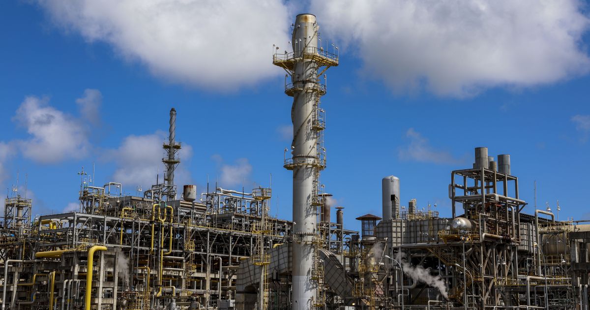 É difícil privatizar refinarias no Brasil, diz ex-presidente da Petrobras