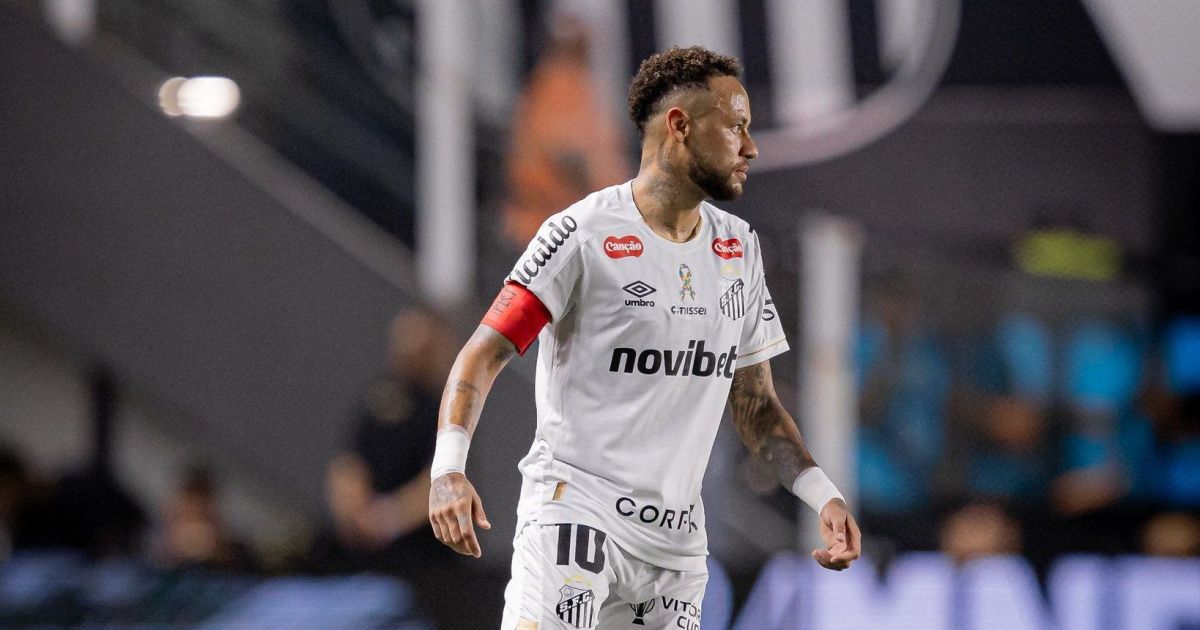 Cuca defende Neymar e critica árbitro de Santos x Remo