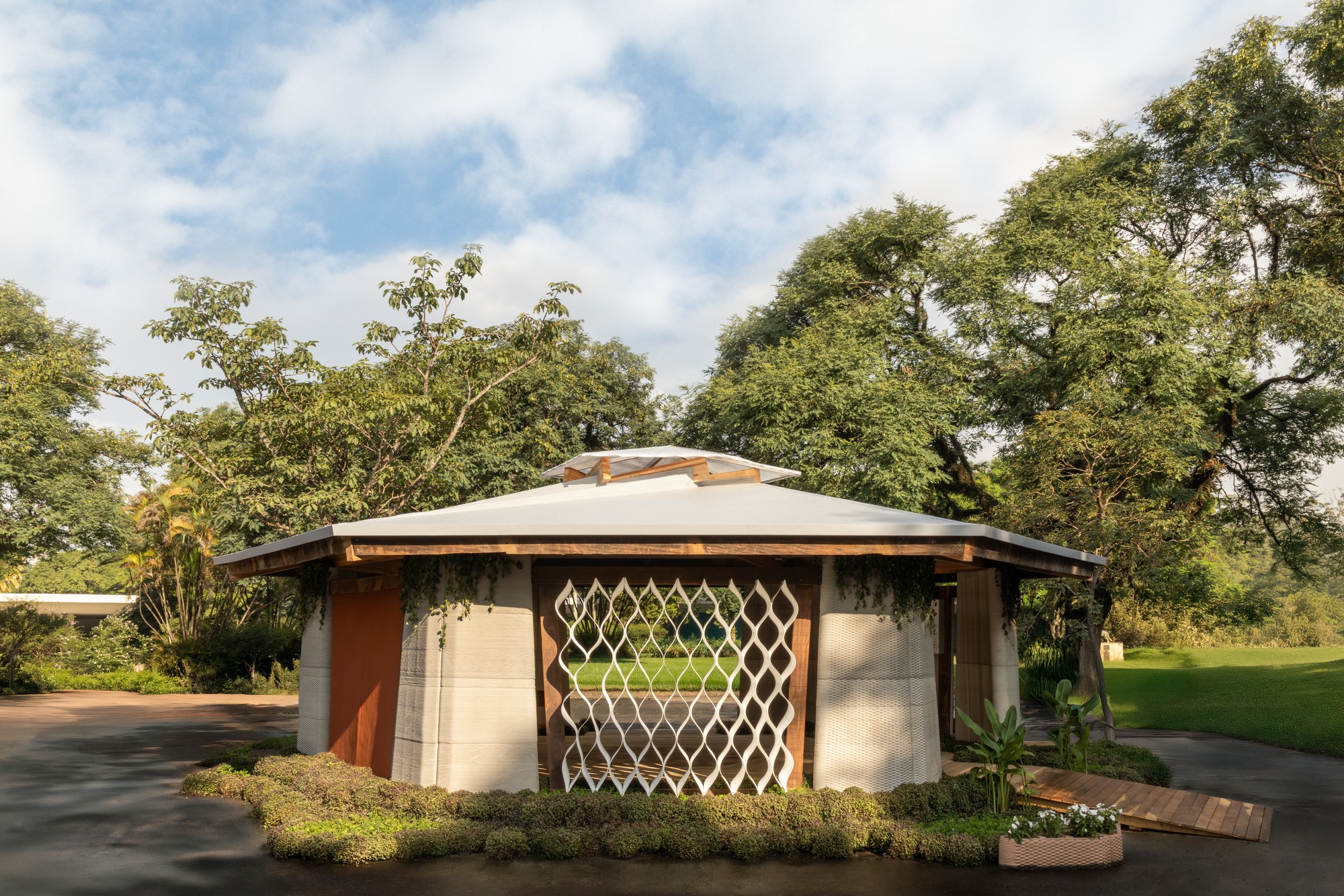 Casa aposta em impressão 3D e saberes vernaculares para reduzir impacto ambiental