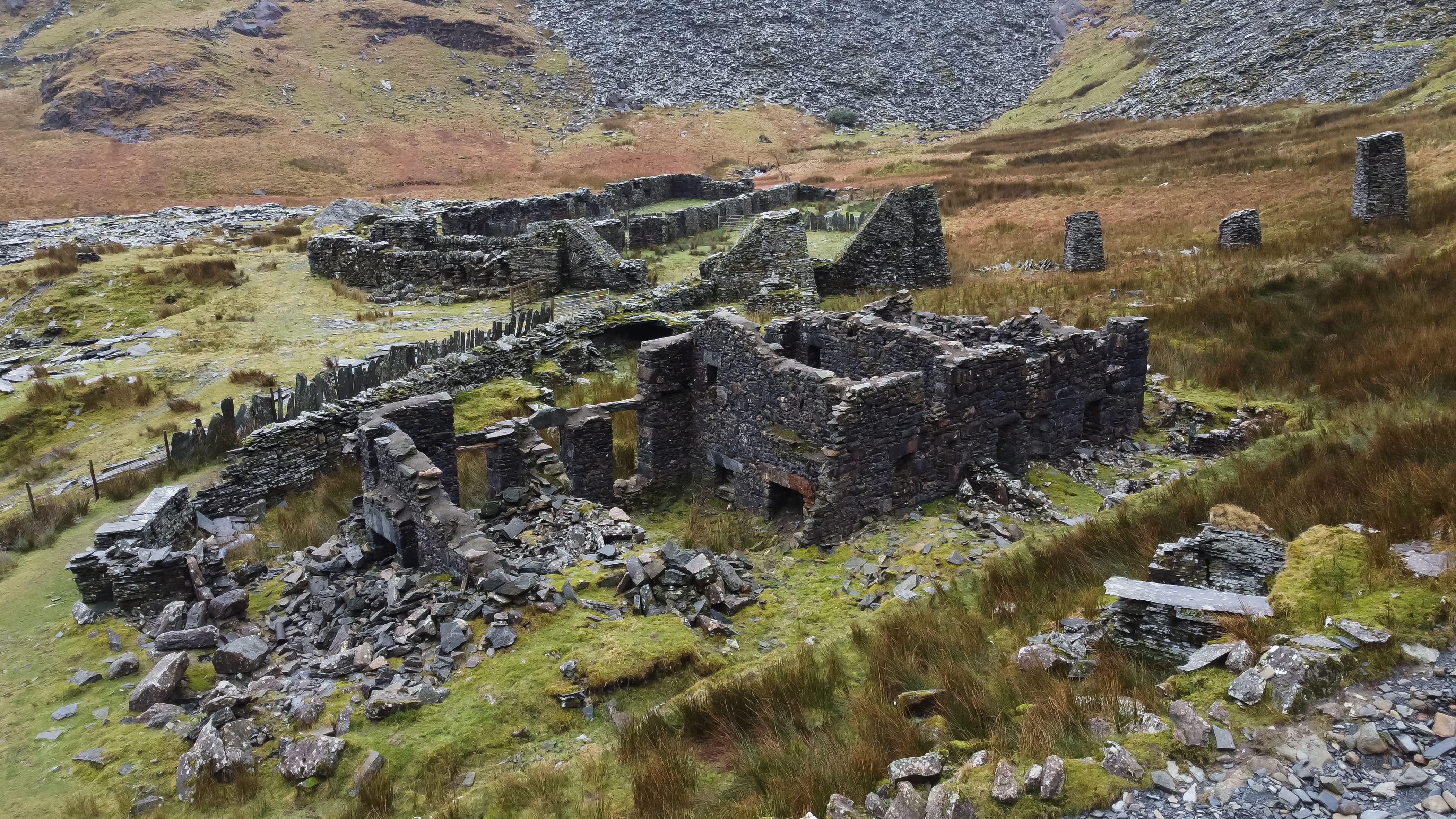 Vila "fantasma" no País de Gales vira alvo de turistas curiosos