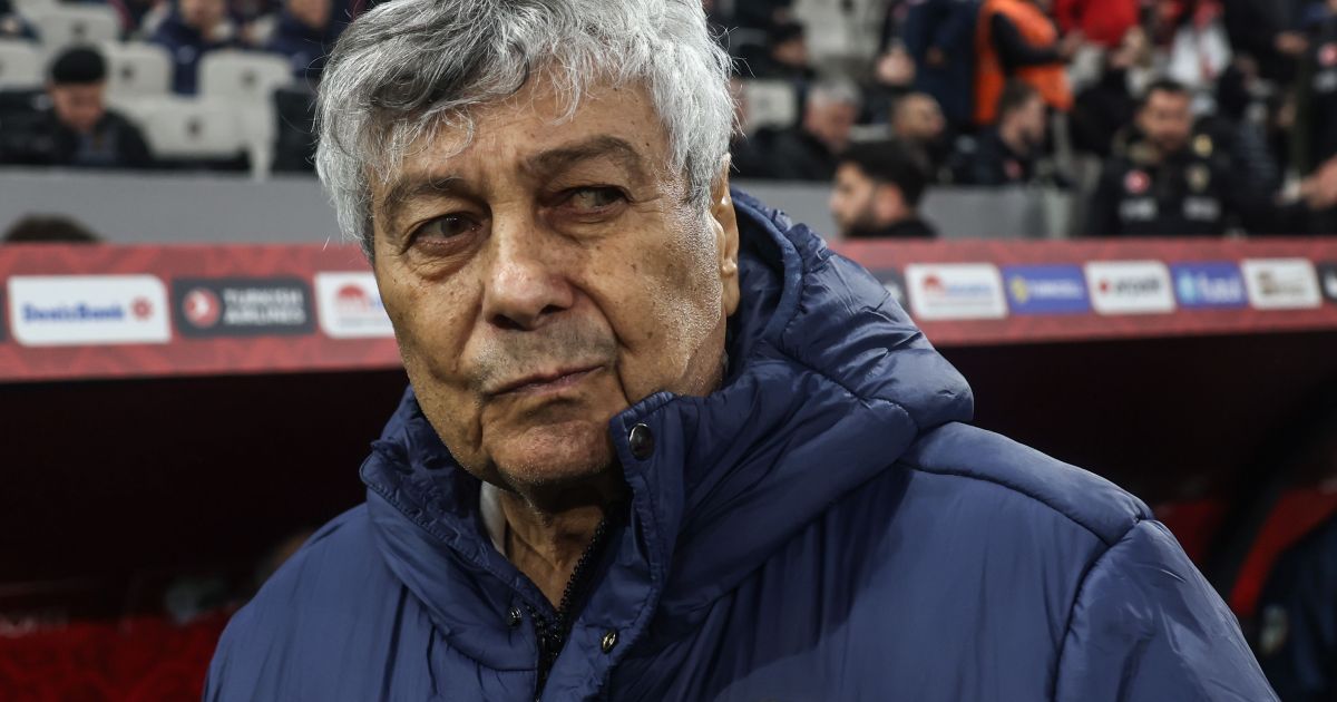 Treinador histórico de clube europeu sofre ataque cardíaco em hospital