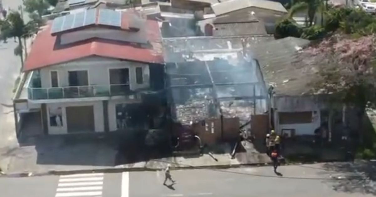 VÍDEO: Veja como ficou restaurante onde avião caiu em Capão da Canoa (RS)