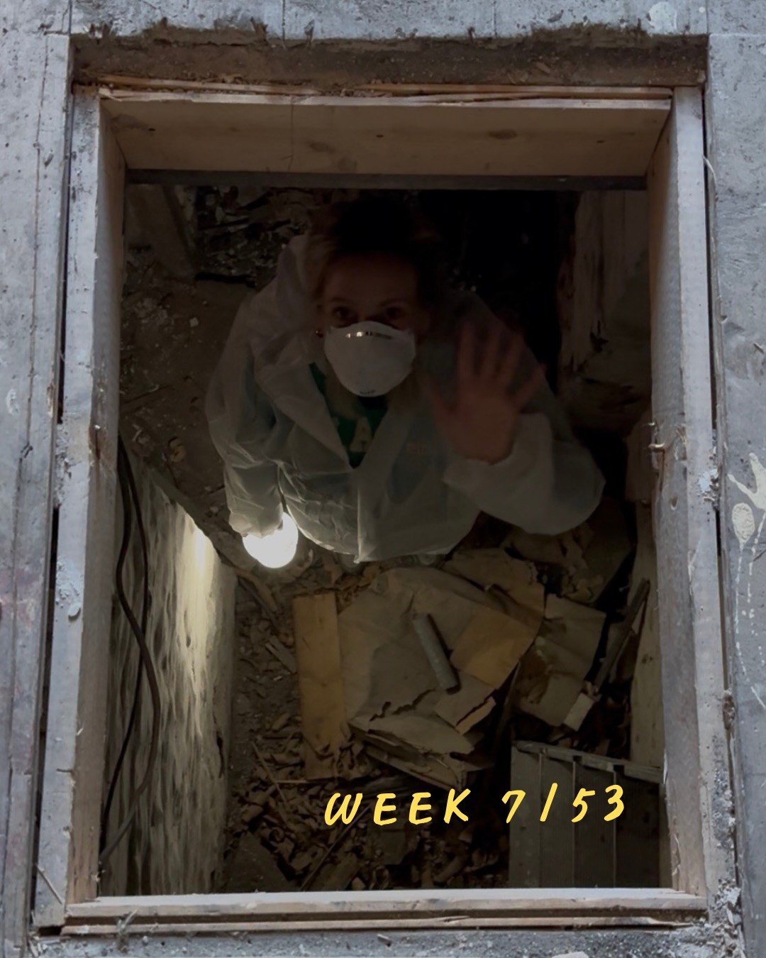 Casal viraliza ao descobrir porão escondido durante reforma de casa na Inglaterra