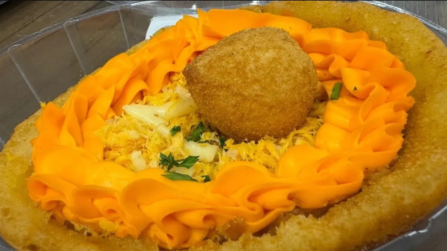 'Ovo de coxinha': padaria em SC aposta em versão cheia de requeijão e conquista clientes na Páscoa