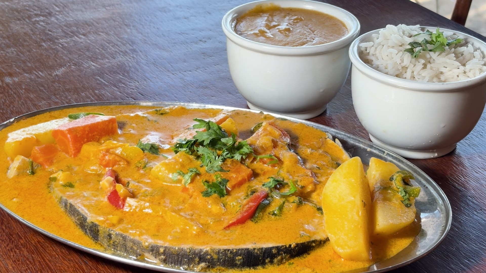 Aprenda a fazer peixe ao molho de coco no Chef JPB