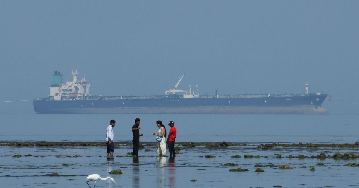 Índia volta a comprar petróleo do Irã após sete anos