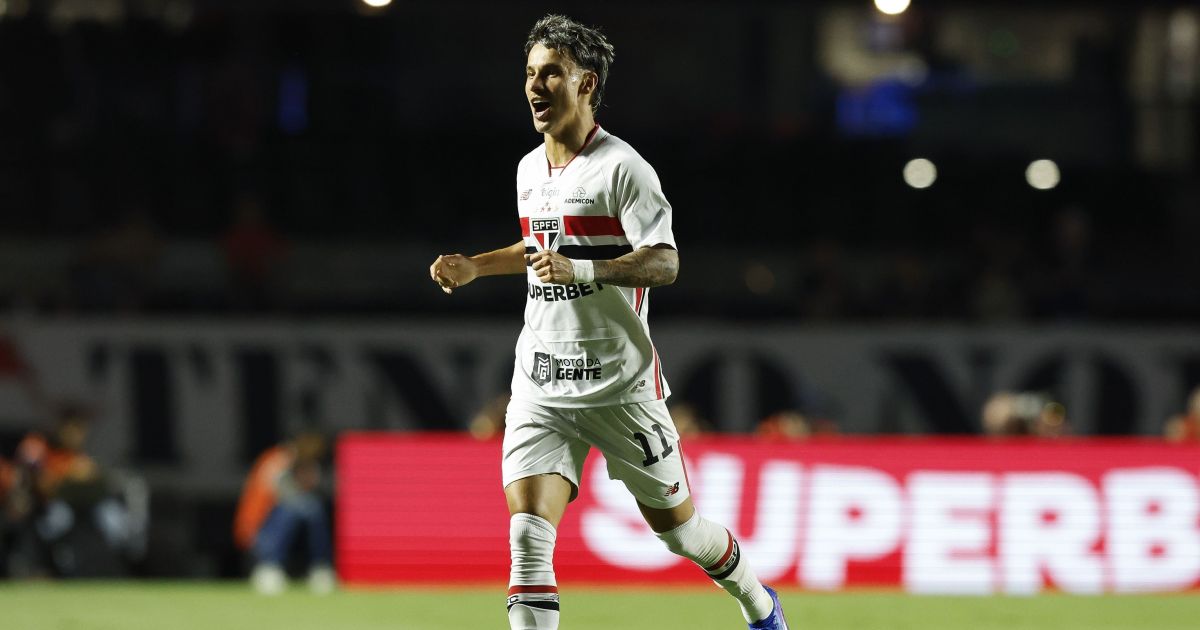 Ferreira marca três vezes, São Paulo vence Cruzeiro e afasta sequência ruim