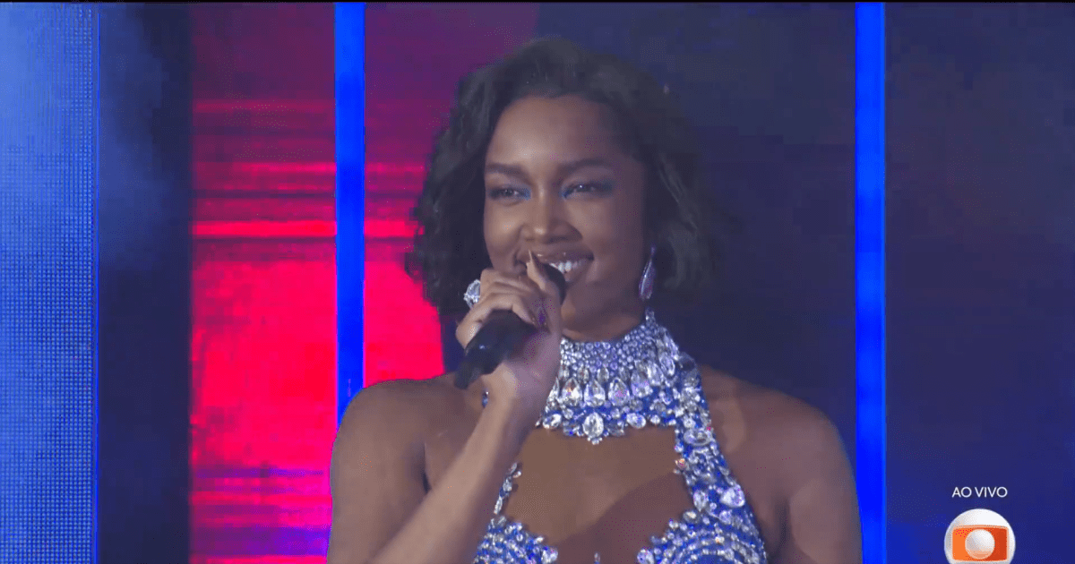 BBB 26: IZA retorna à casa e agita festa com homenagem a Tim Maia