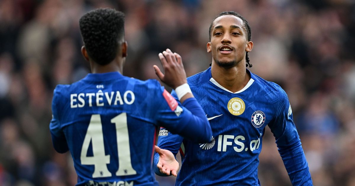 Técnico do Chelsea rasga elogios a Estêvão: “Não há limite para ele”