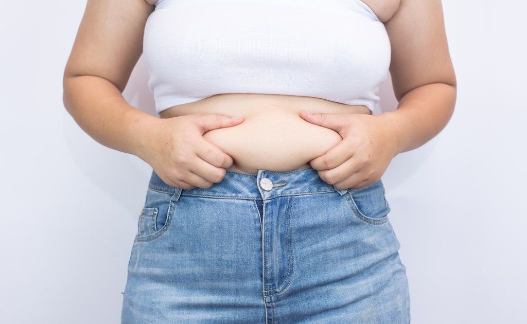 Qual a diferença de desinchar e emagrecer? Especialistas explicam