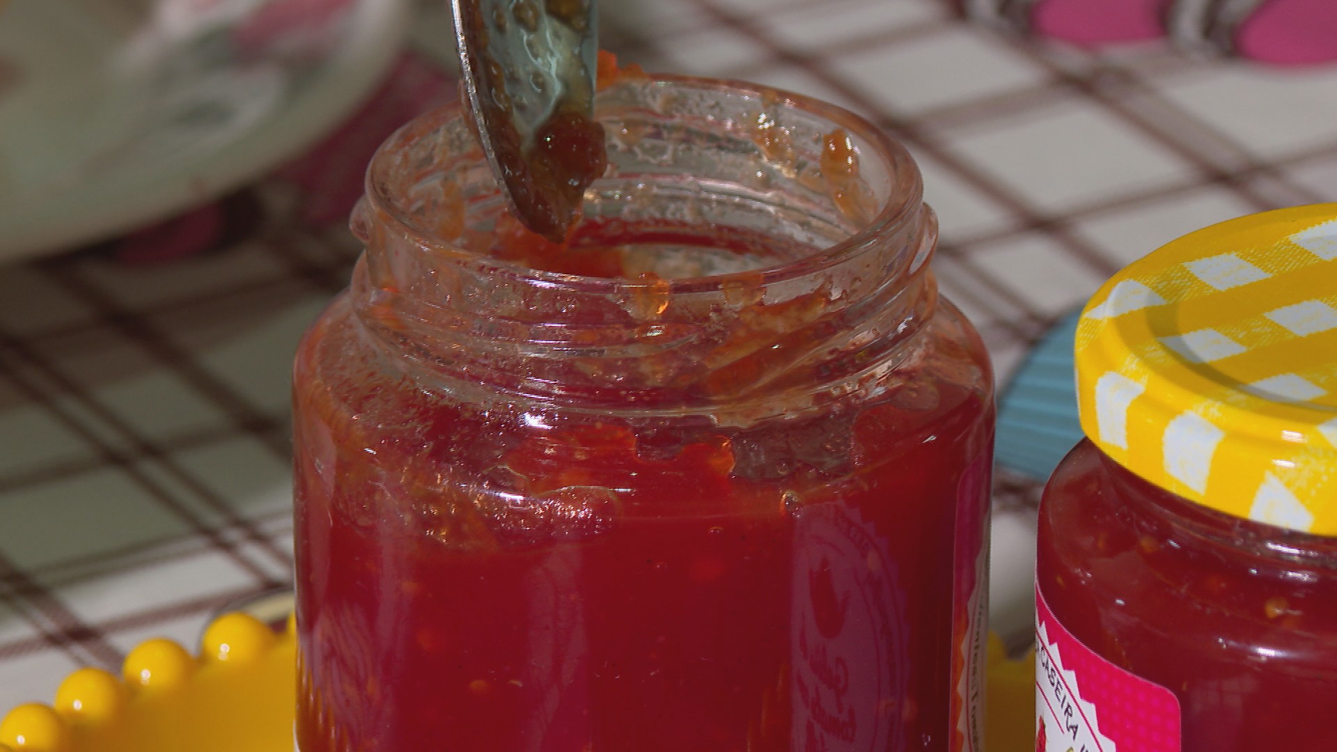 Geleia de tomate com pimenta: aprenda receita agridoce com a fruta