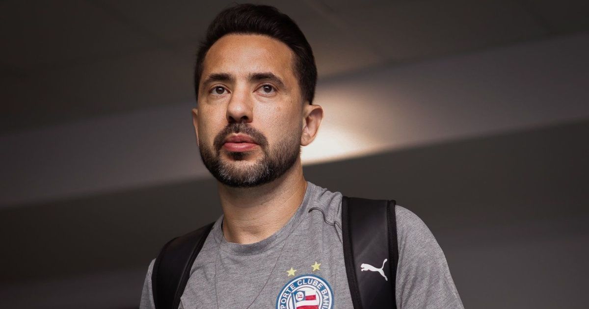 Torcida do Bahia faz mosaico para Everton Ribeiro após cura do câncer; veja