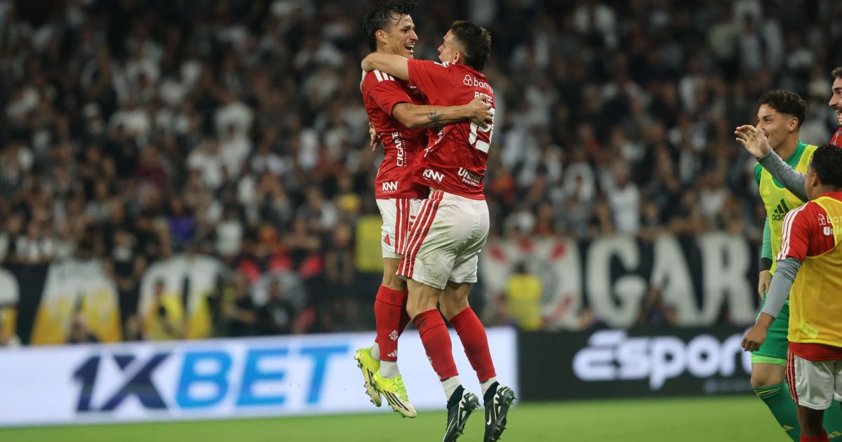 Corinthians perde para o Internacional em casa e amplia jejum no Brasileiro