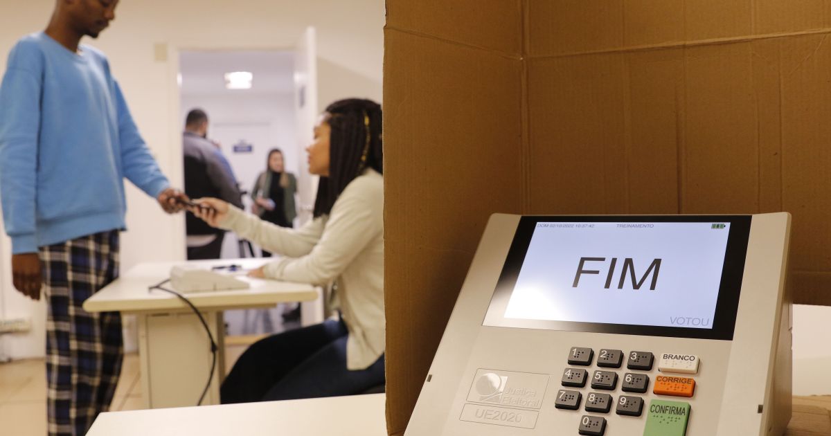 Eleições: como ficam os comandos dos estados após renúncia de governadores