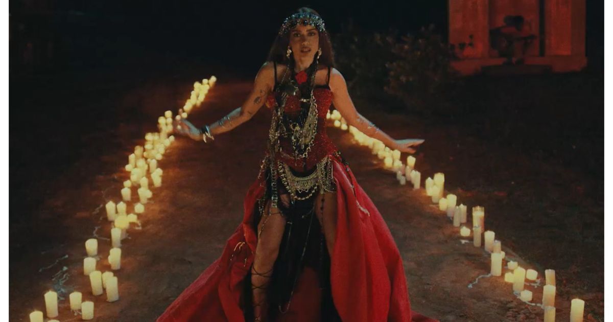 Anitta vira alvo de críticas após performance: “Intolerância religiosa”