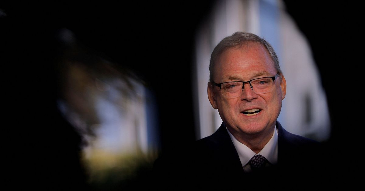 Fed deve cortar juros com Warsh na Presidência da instituição, diz Hassett