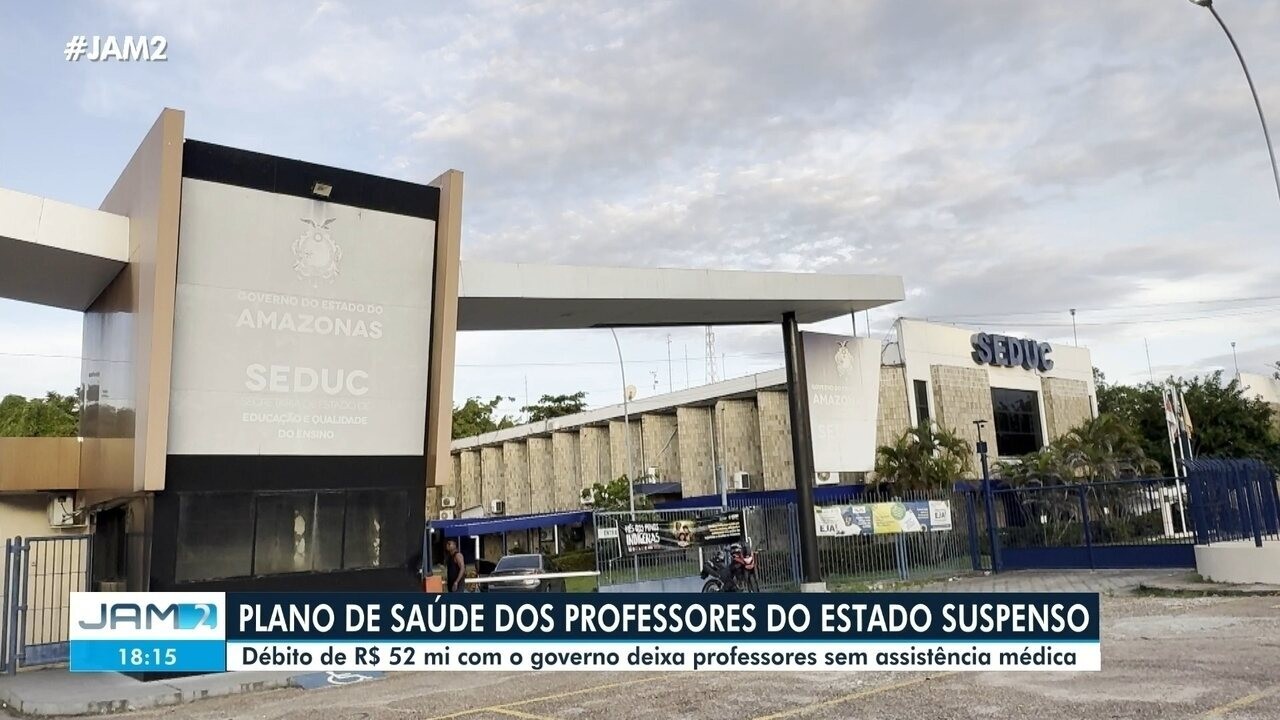Professores do AM protestam após suspensão de plano de saúde por atraso de repasses