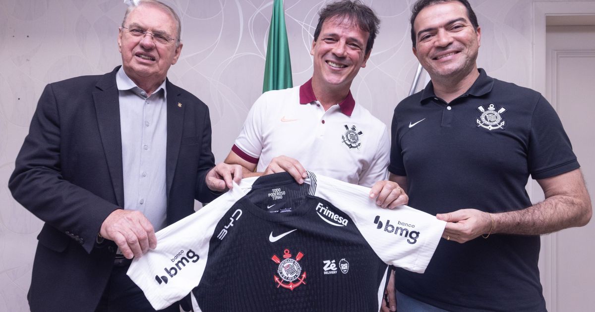 Fernando Diniz é anunciado como novo técnico do Corinthians