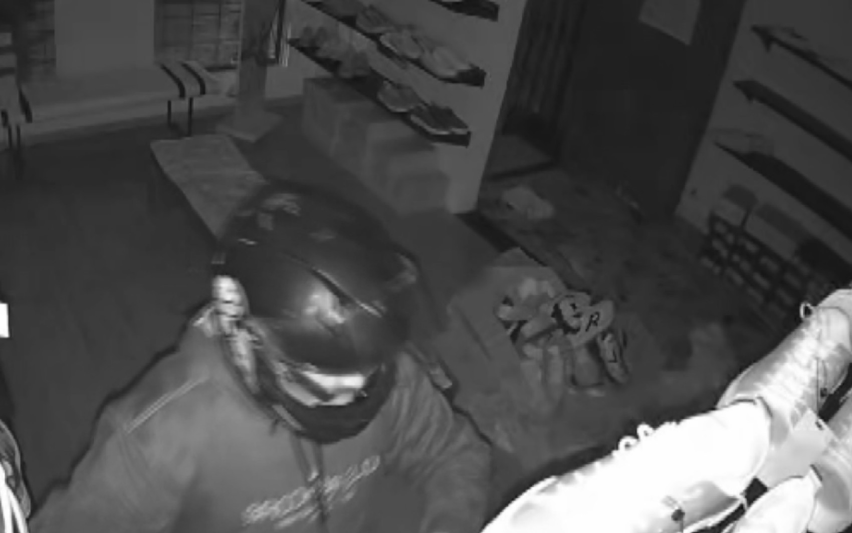 GCM detém suspeito de invadir loja de roupas e furtar R$ 30 mil em produtos em Ribeirão Preto