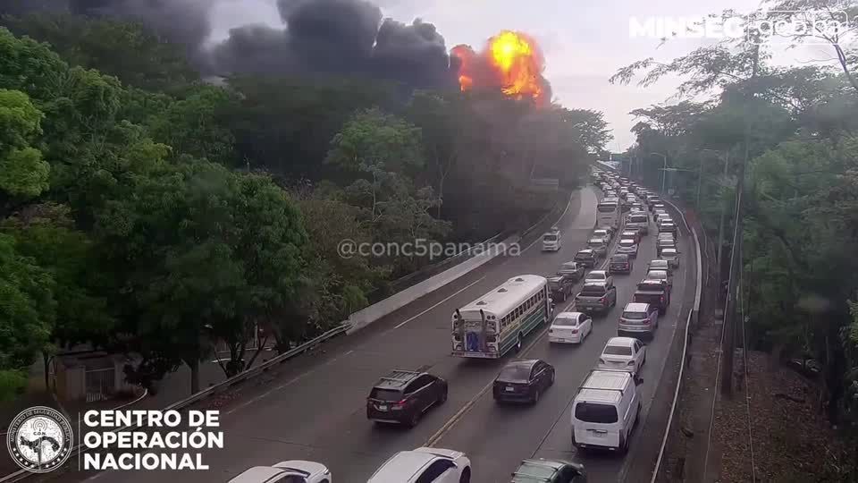 Explosão causa incêndio na Ponte das Américas, no Panamá