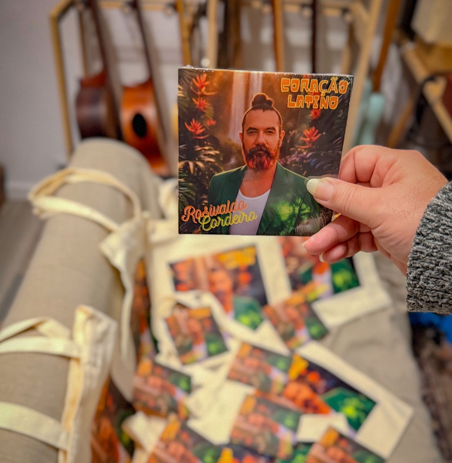 Artista amazonense lança álbum com mistura de ritmos da Amazônia e sons europeus