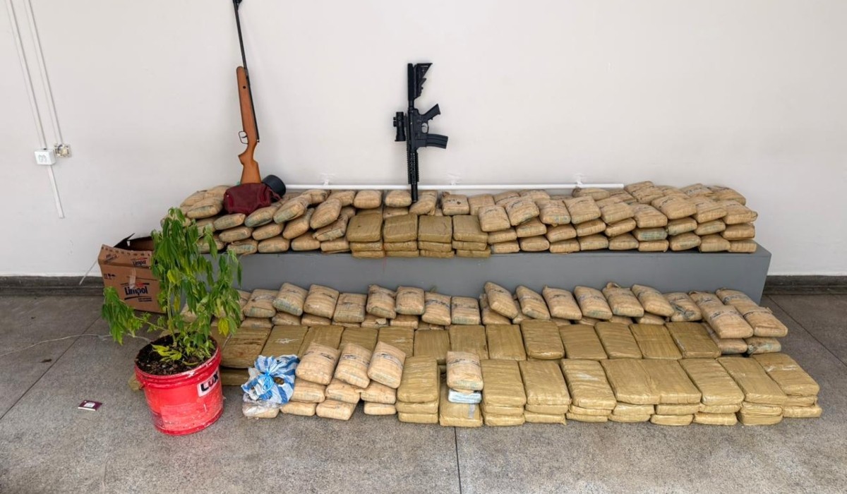 Casal é preso suspeito de armazenar 300 kg de maconha em Manaus