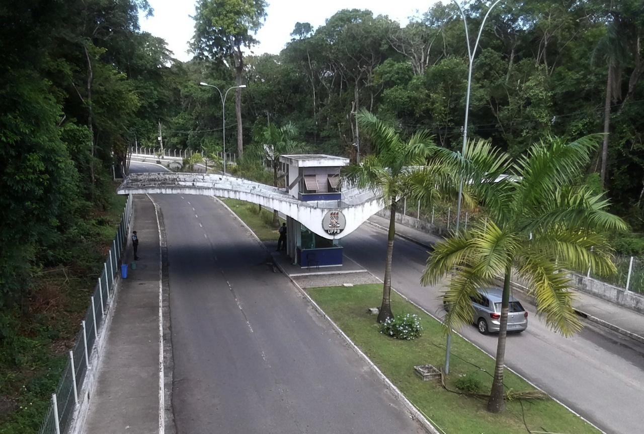 UFPB lança edital com 53 vagas para professor visitante