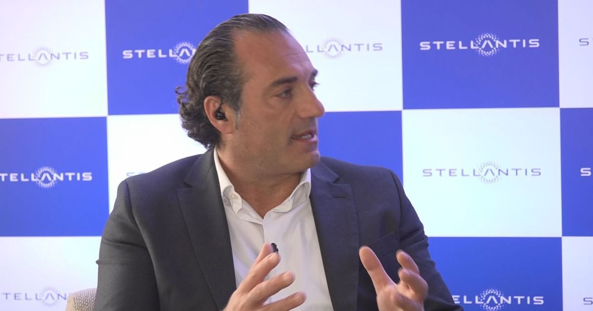 CEO da Stellantis pede equilíbrio no setor com “boom” de carros chineses