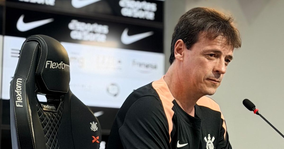 Fernando Diniz defende estilo explosivo à beira do campo: “Muito positivo”