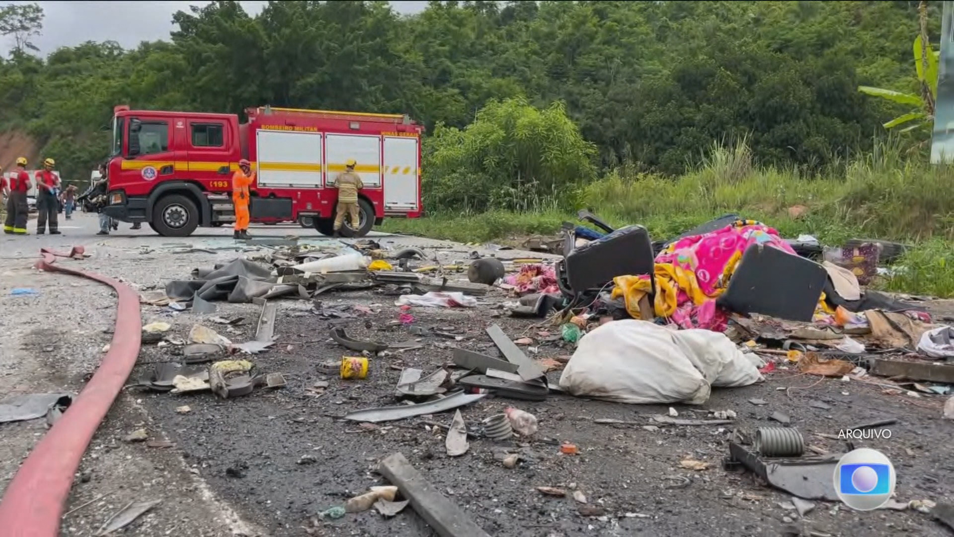 Justiça manda a júri motorista de carreta e empresário por acidente com 39 mortos na BR-116 em Teófilo Otoni